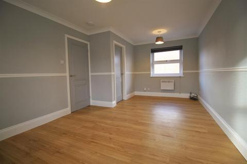 undefined, Cross Street, Sale M33