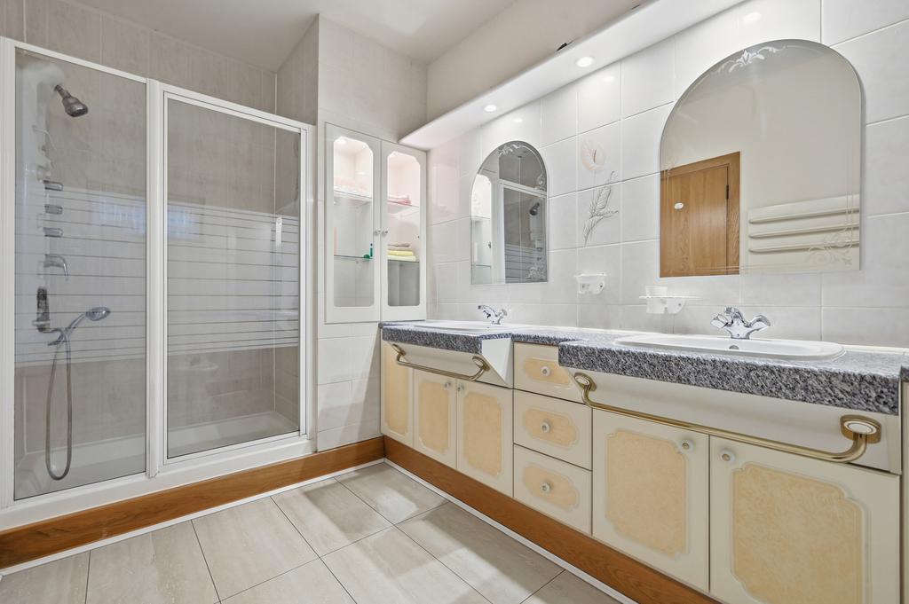 En-Suite to Bedroom One