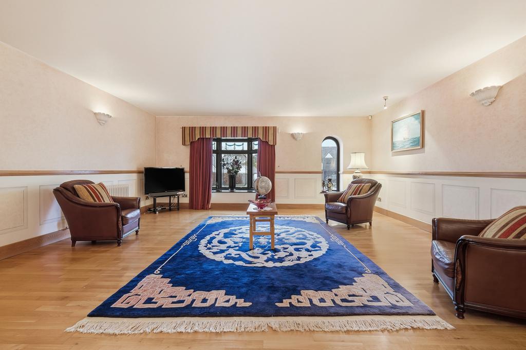 Formal Lounge