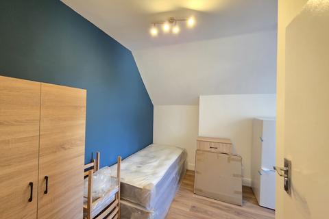 undefined, Park Avenue, Willesden Green, NW2