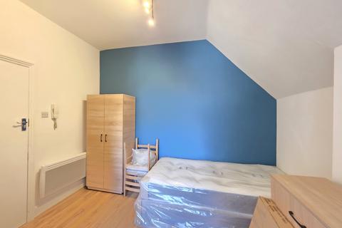 undefined, Park Avenue, Willesden Green, NW2