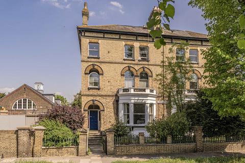 1 bedroom flat to rent, Church Grove, Kingston Upon Thames KT1