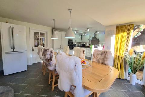 4 bedroom detached house for sale, Garner Lane, Earls Barton, Northamptonshire NN6