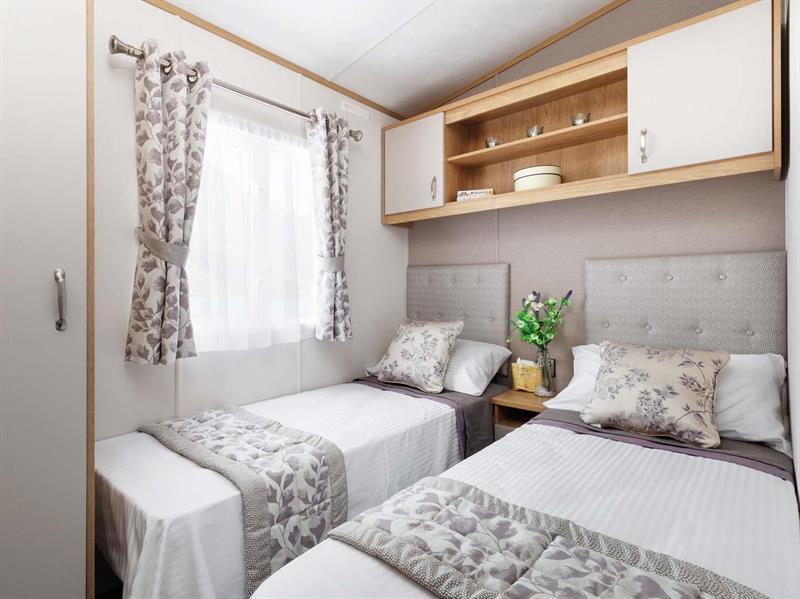 190744 5234 Bed2.jpg