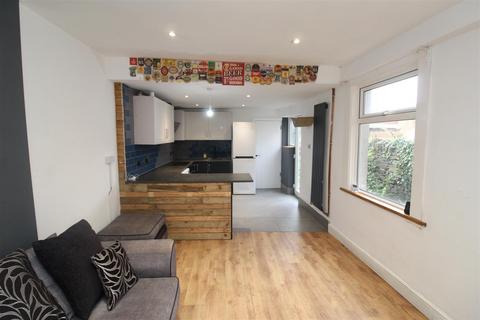 undefined, Gordon Road, Roath CF24