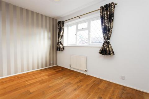 undefined, Balmoral Way, Sutton