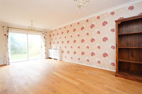 undefined, Balmoral Way, Sutton