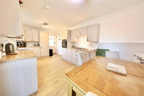 3 bedroom semi-detached house for sale, South View, Hollym, Withernsea