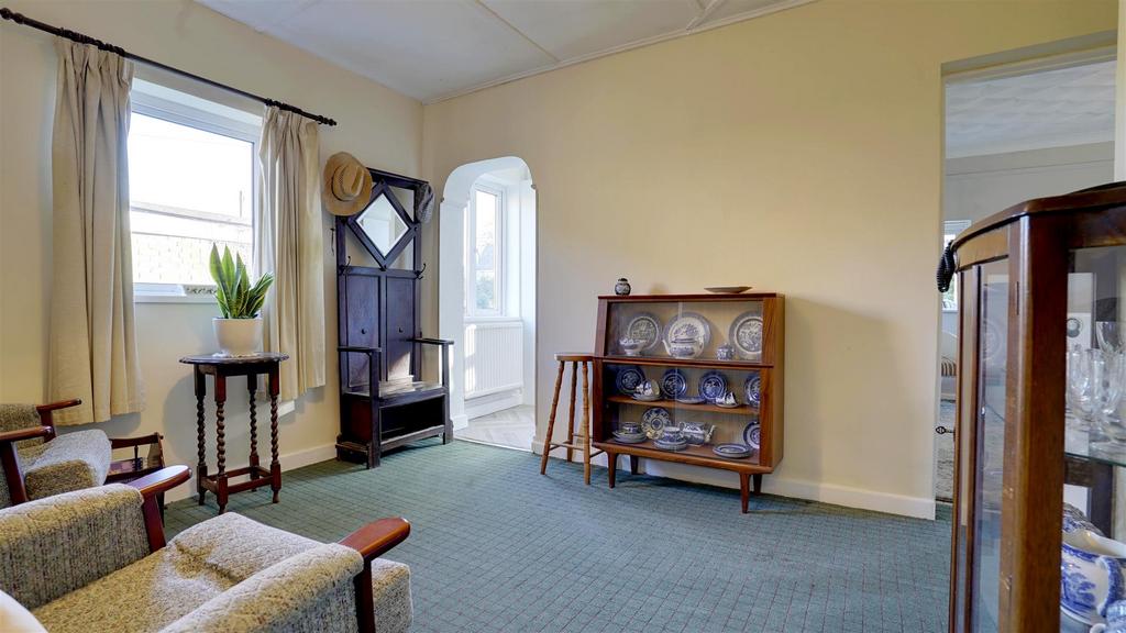 Breakfast Room 1.jpg