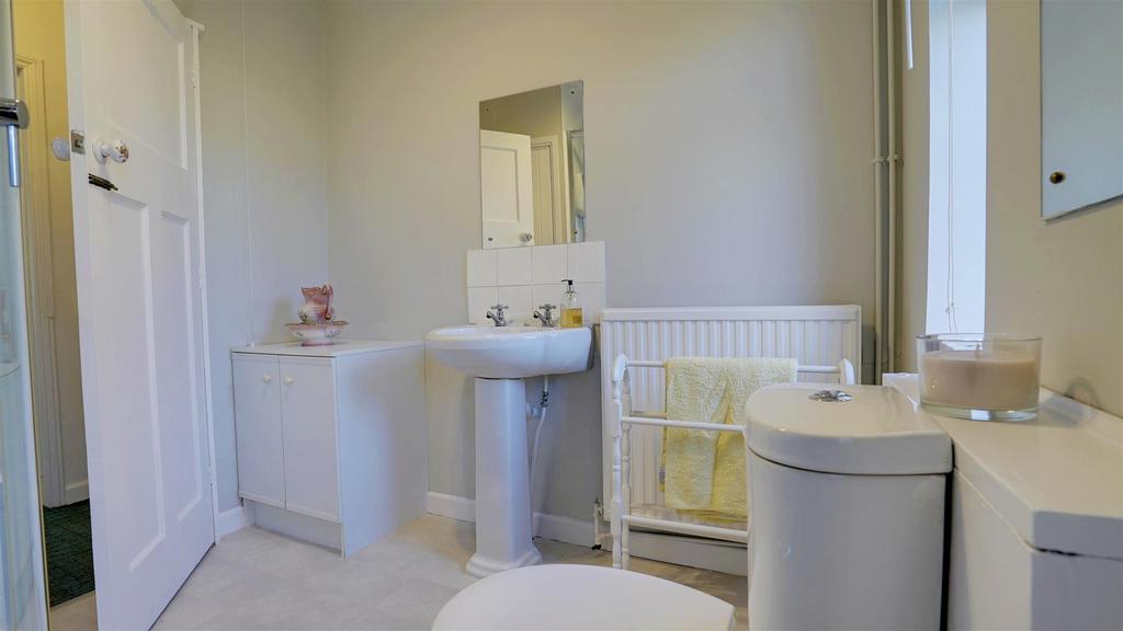 Shower Room 2.jpg