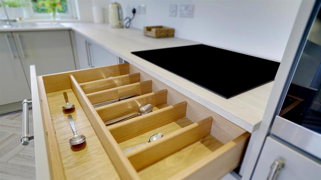 Kitchen 4.jpg