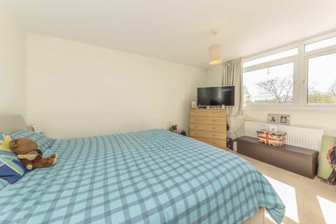 3 bedroom flat to rent, Thamespoint, Teddington TW11