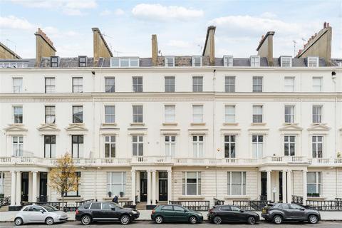 2 bedroom flat to rent, Warrington Crescent