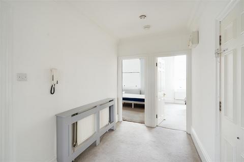 2 bedroom flat to rent, Warrington Crescent