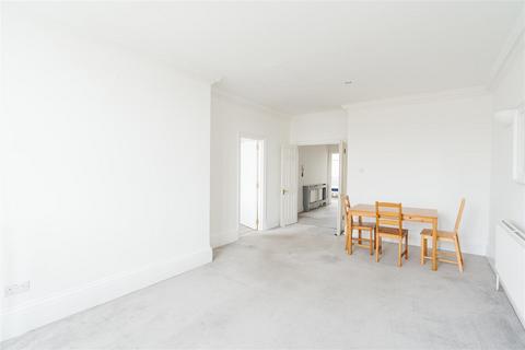 2 bedroom flat to rent, Warrington Crescent