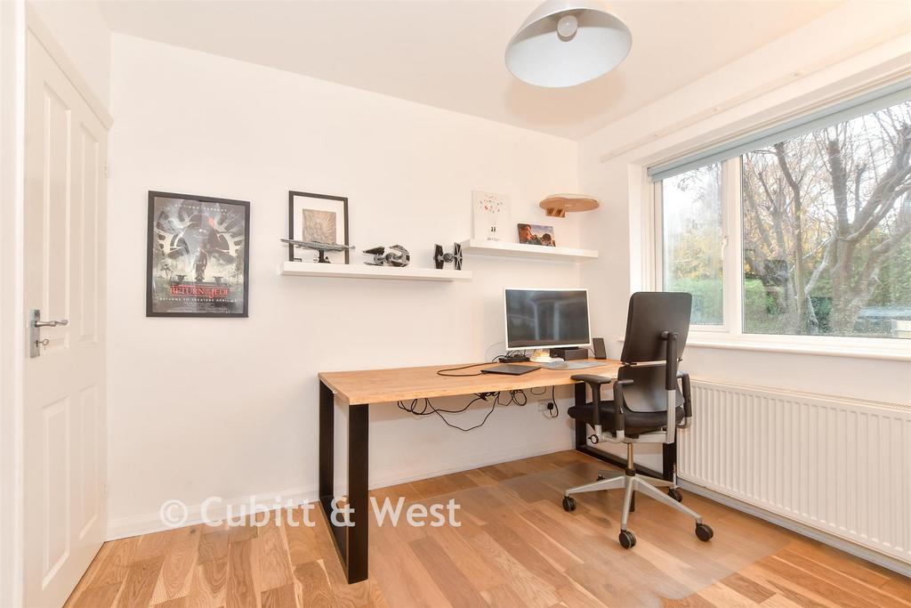 Bedroom 2/ Office