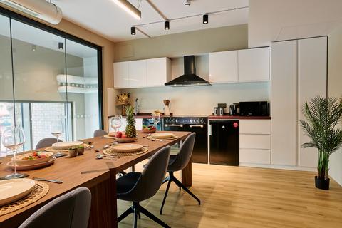 undefined, Apex Gardens, Seven Sisters London N15