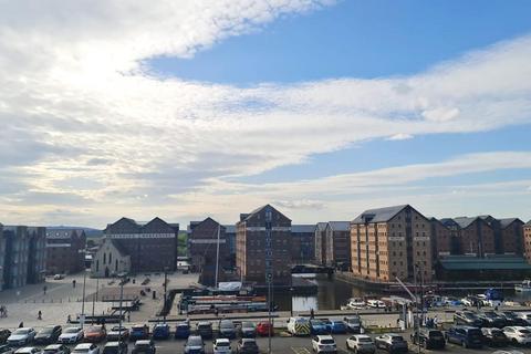 2 bedroom apartment to rent, Southgate Street, Gloucester