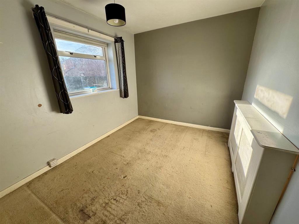 Bed 2.jpg