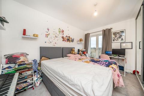 undefined, Frazer Nash Close, Isleworth TW7