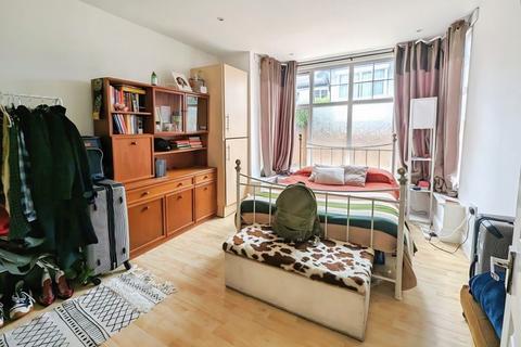 undefined, York Road, Woking, Surrey, GU22