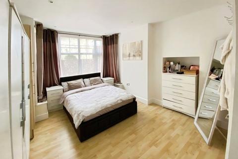 1 bedroom apartment to rent, York Road, Woking, Surrey, GU22