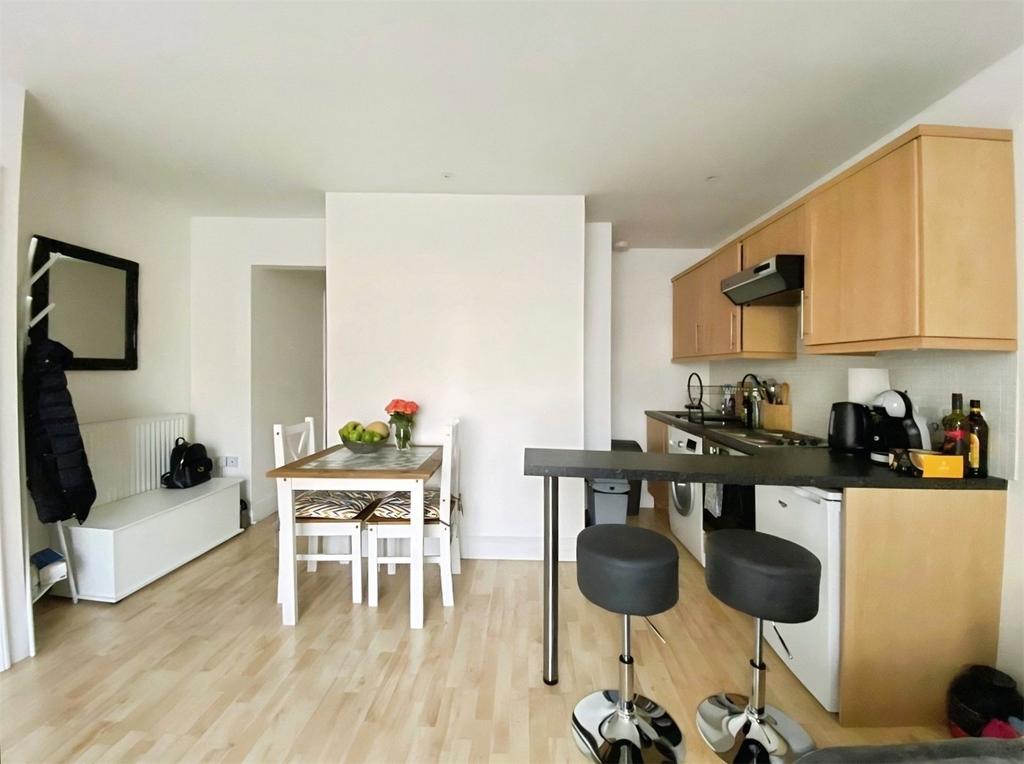 Kitchen/Dining Area
