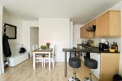 1 bedroom apartment to rent, York Road, Woking, Surrey, GU22