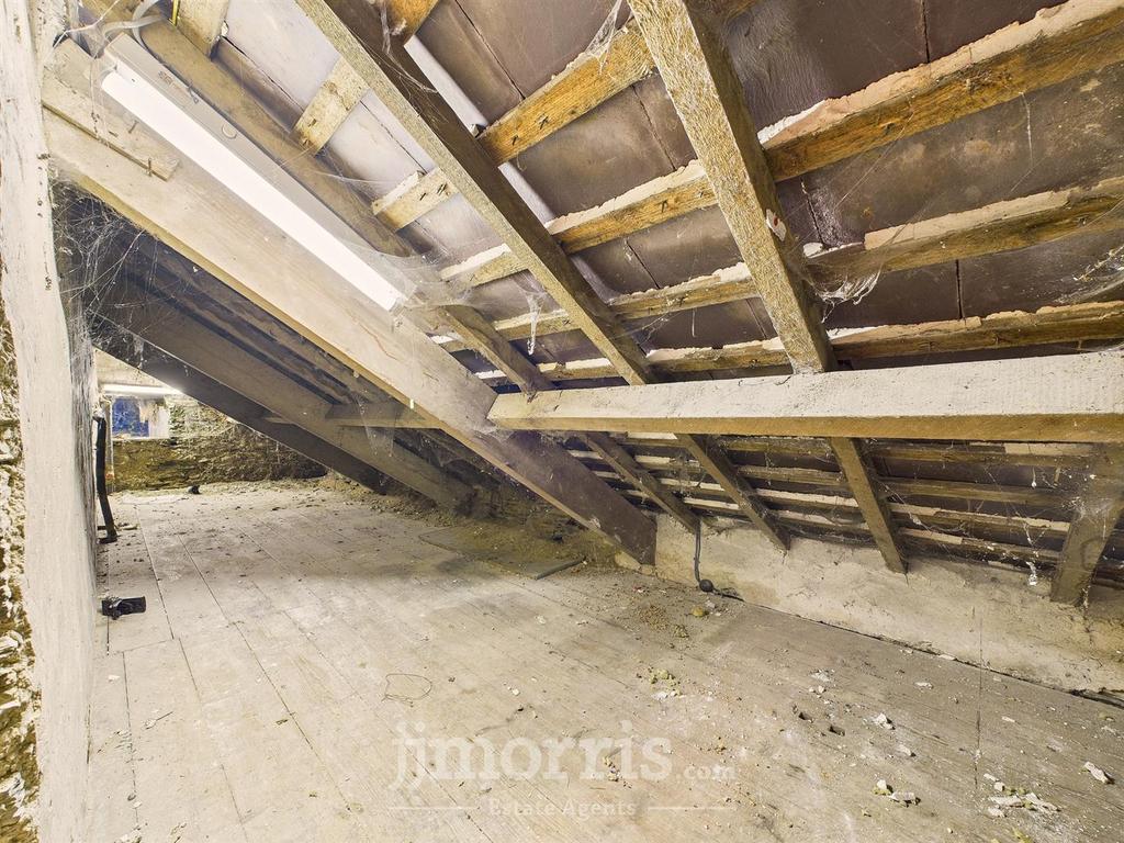 Eaves Storage