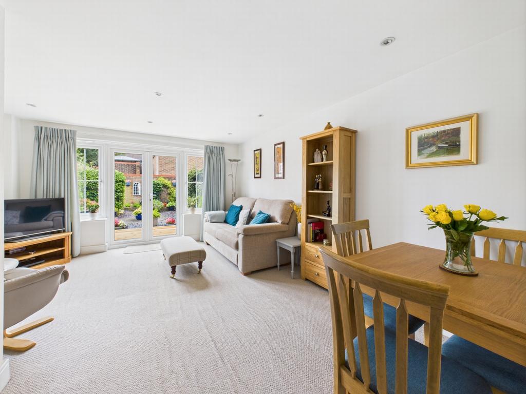 Sitting/Dining Room