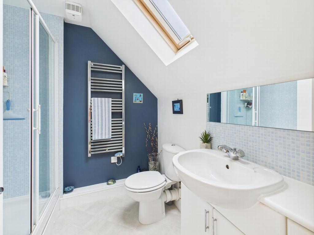 En Suite Shower Rm