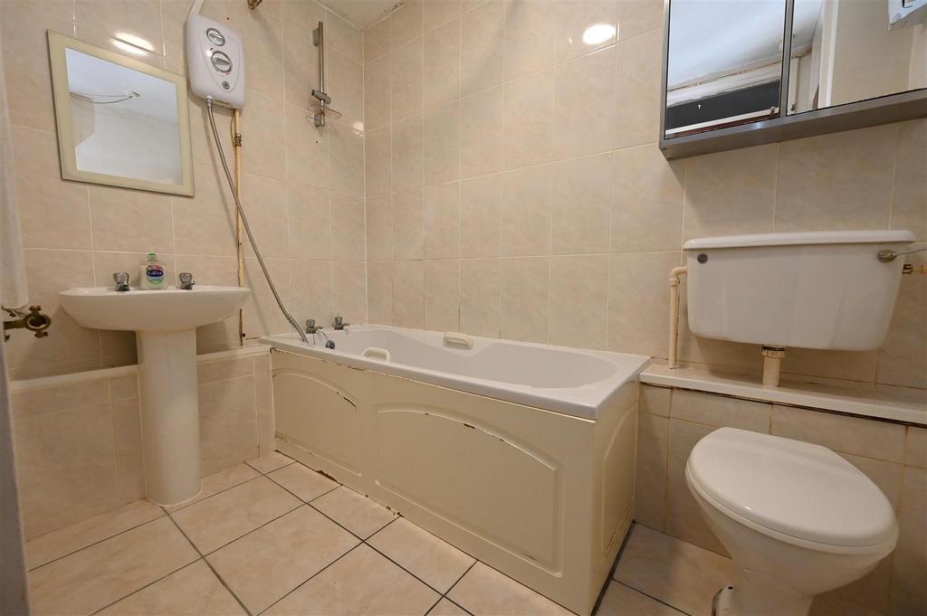 Bathroom.JPG