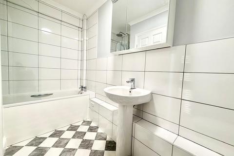 1 bedroom flat to rent, Wellington Crescent, Ramsgate, Kent, CT11