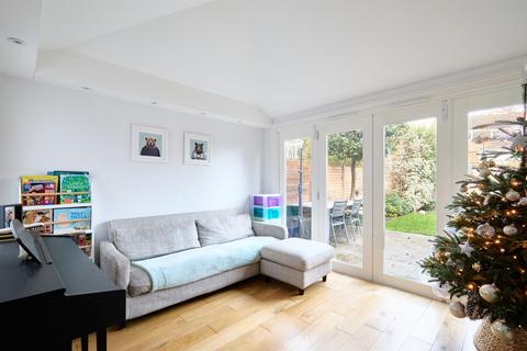 undefined, Riverview Grove, Chiswick, W4
