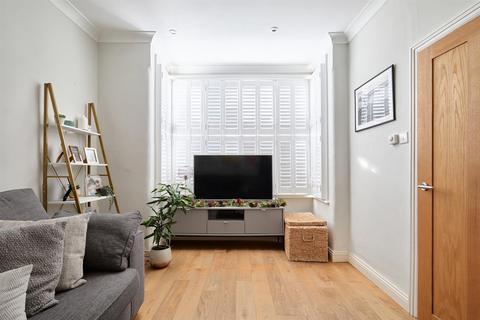 undefined, Riverview Grove, Chiswick, W4