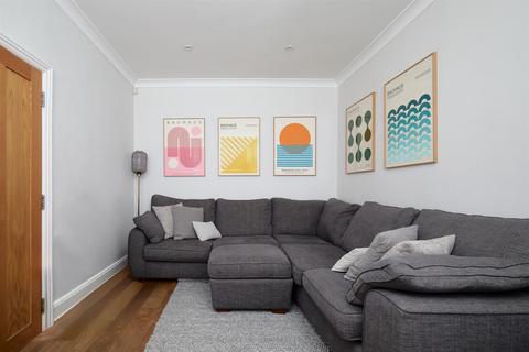 undefined, Riverview Grove, Chiswick, W4