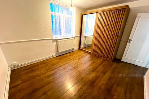 undefined, Alpha Grove, London E14