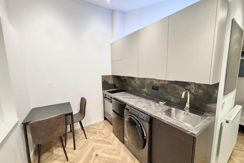 undefined, Warwick Avenue, Edgware HA8