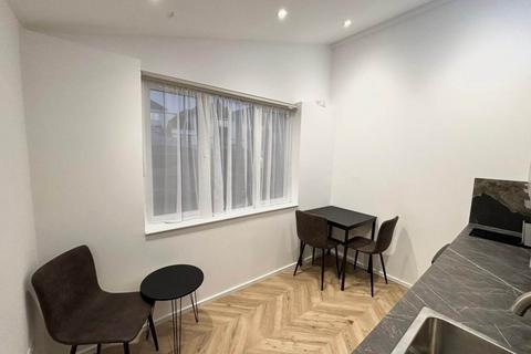 undefined, Warwick Avenue, Edgware HA8