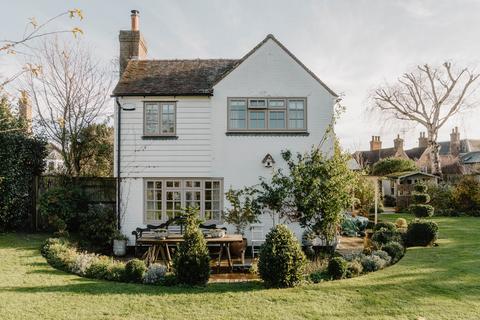 undefined, Deeze, Appledore, Kent