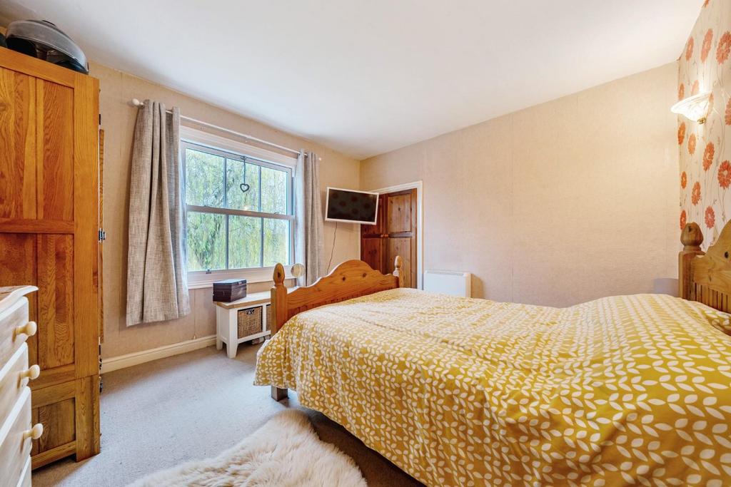 Bed 1 view.jpg