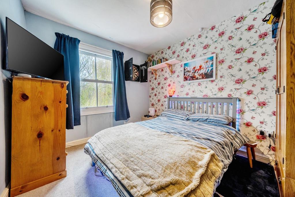 Bed 3.jpg