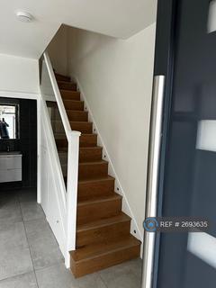 2 bedroom end of terrace house to rent, Mattison Road, London, N4