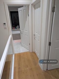 2 bedroom end of terrace house to rent, Mattison Road, London, N4