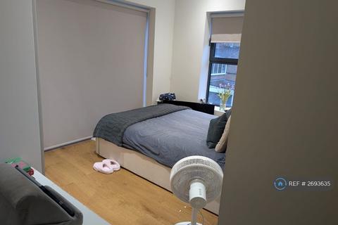 2 bedroom end of terrace house to rent, Mattison Road, London, N4