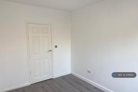 1 bedroom flat to rent, Romford Road, Chigwell, IG7