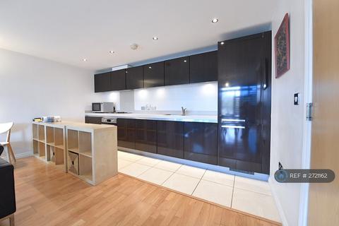 2 bedroom flat to rent, Star Wharf, London, NW1