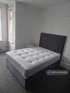 undefined, Melfort Rd, London, CR7