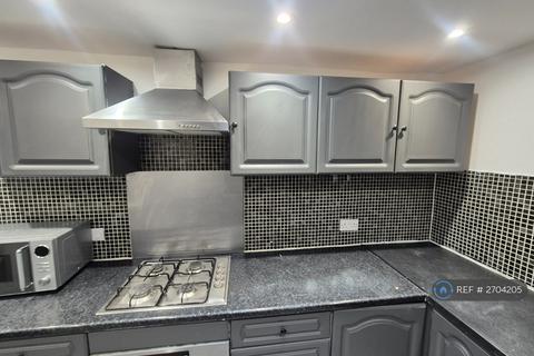 1 bedroom in a house share to rent, Melfort Rd, London, CR7