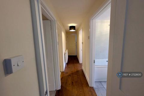 2 bedroom flat to rent, High House, Battle, TN33